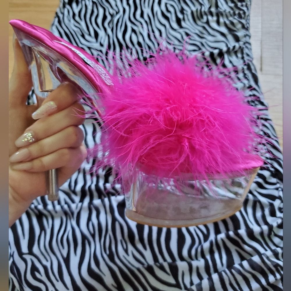 Valentine's Day Hot Pink Magenta Marabou 6" Heels, size 9 Maren by Cape Robbin